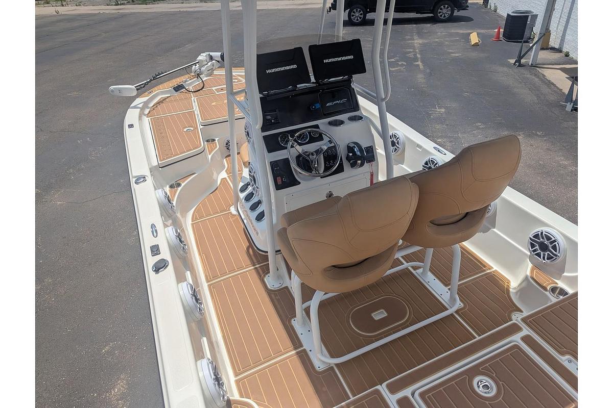 Used 2018 Epic Boats 22 Bay