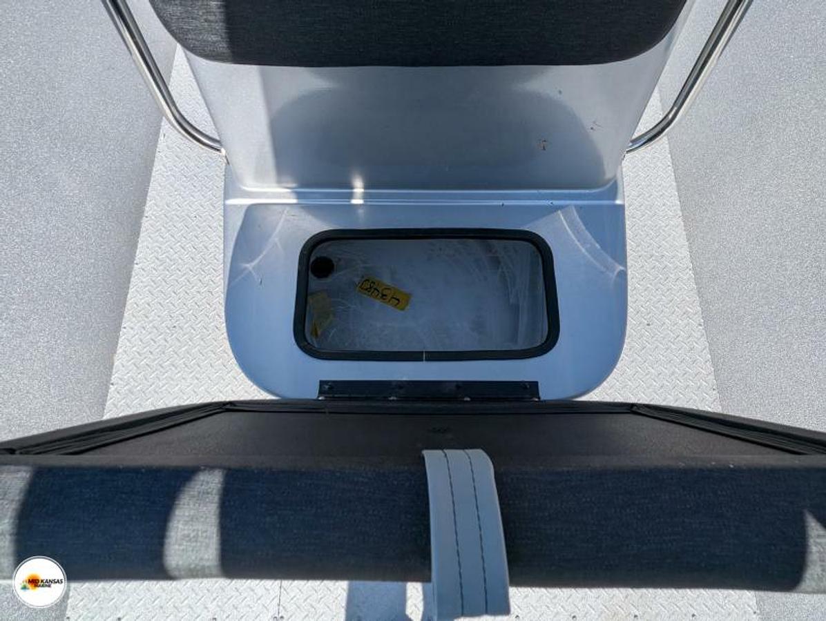 2025 SeaArk Phantom 24XV CC