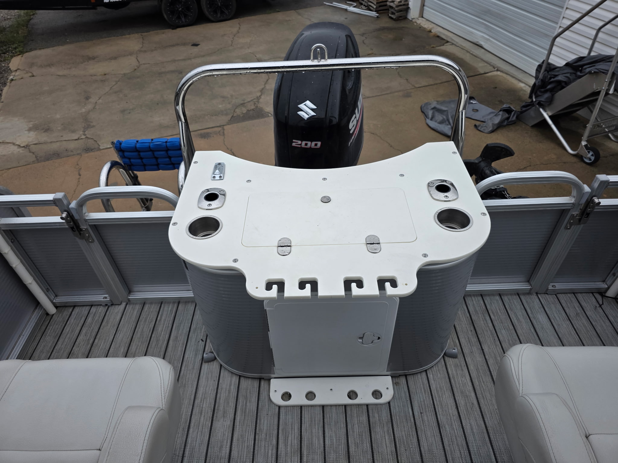 Used 2019 Avalon 2385 Catalina Rear Fish