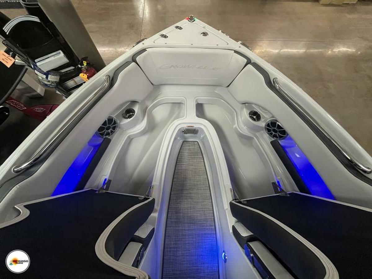 2024 Crownline 220 SS BELOW DEALER INVOICE