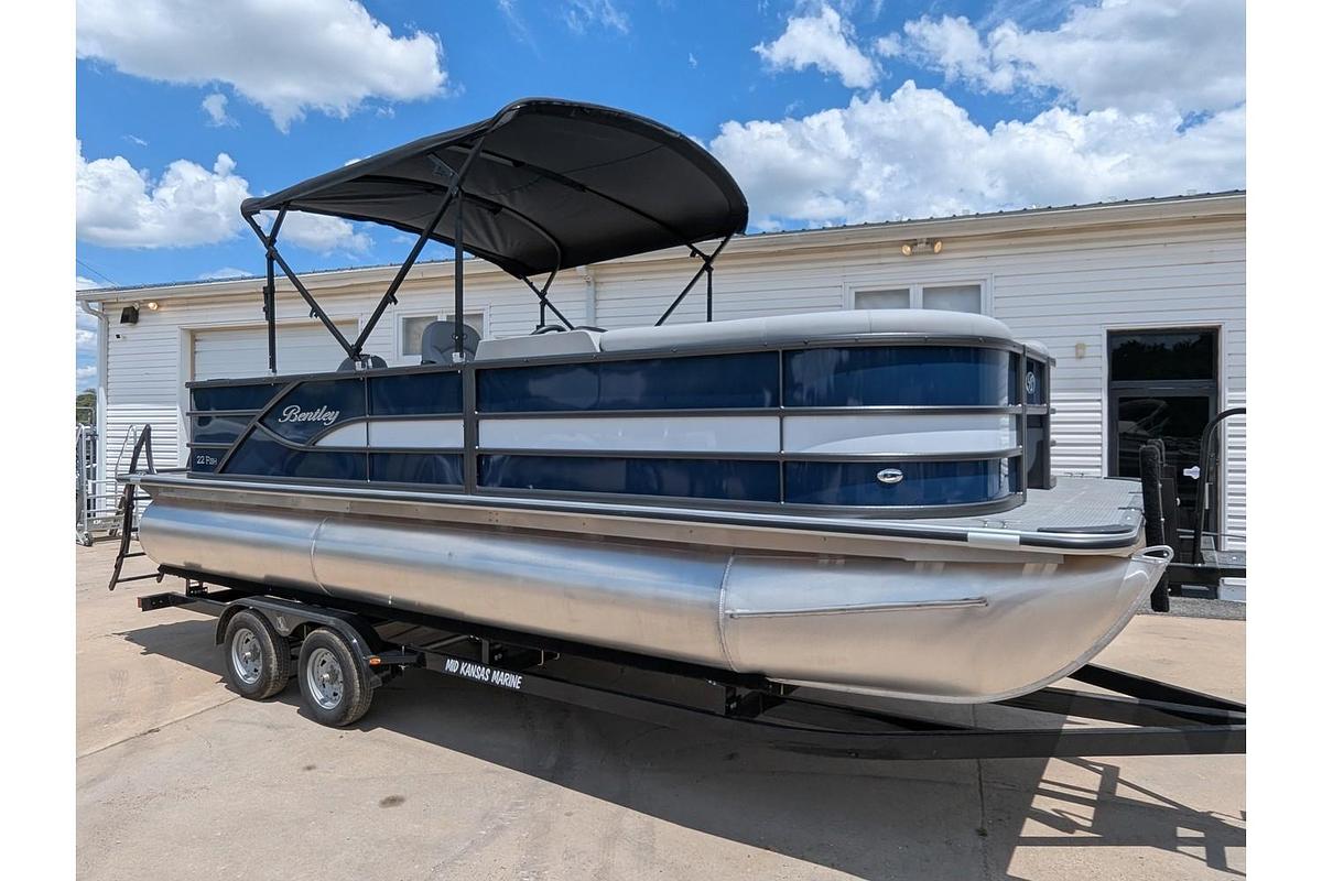 2026 Bentley Pontoons Fish 220 Fish N Cruise