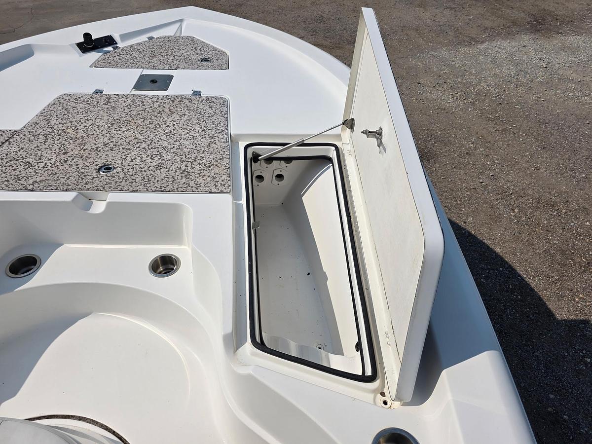 Used 2019 Epic Boats 22 Bay