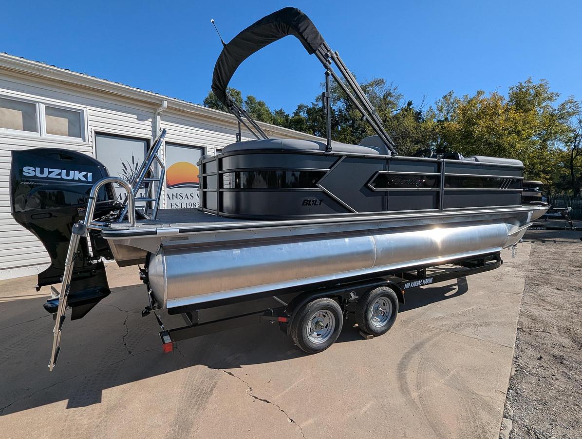 2027 Bentley Pontoons Bolt 223