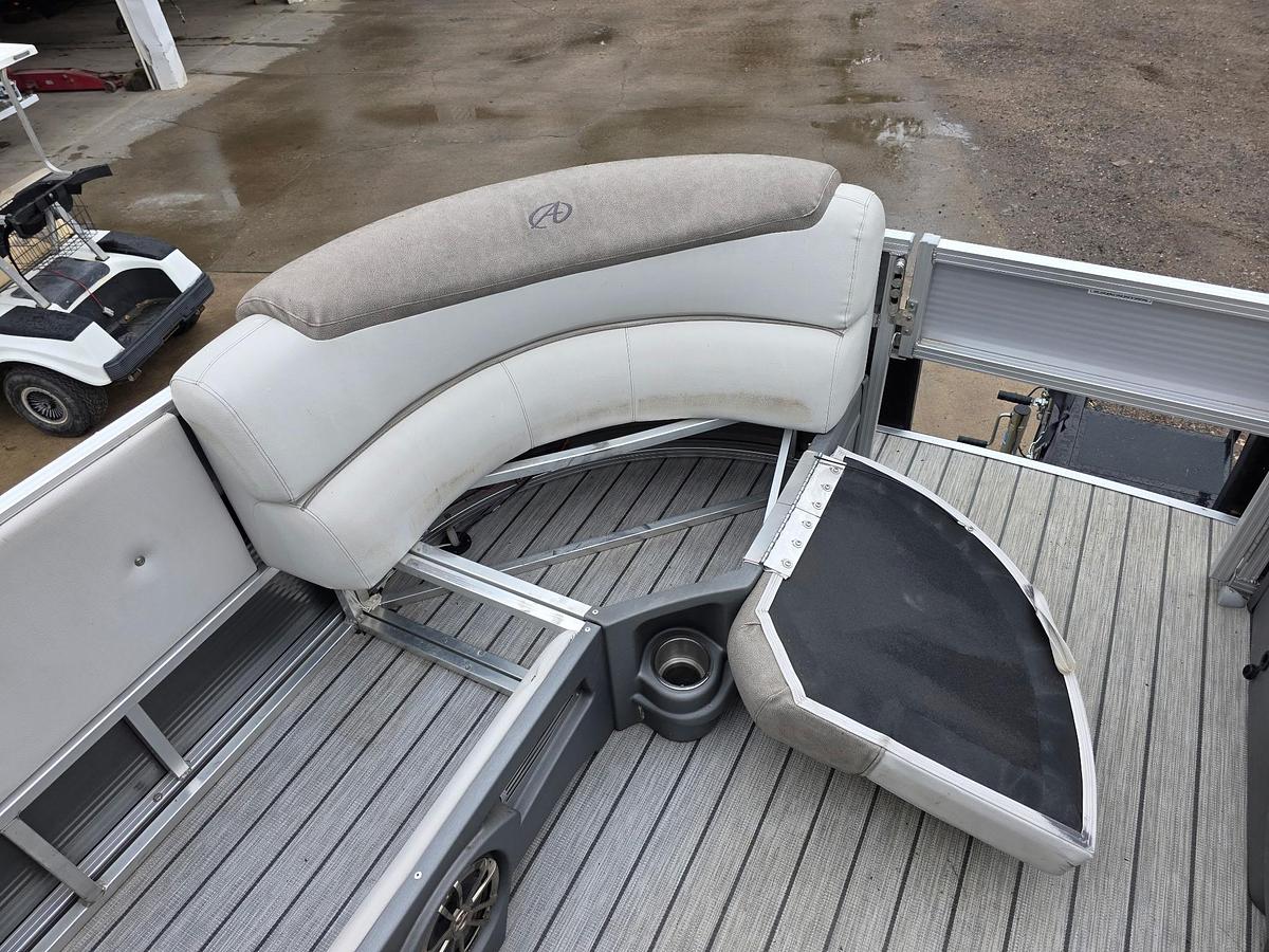 Used 2019 Avalon 2385 Catalina Rear Fish
