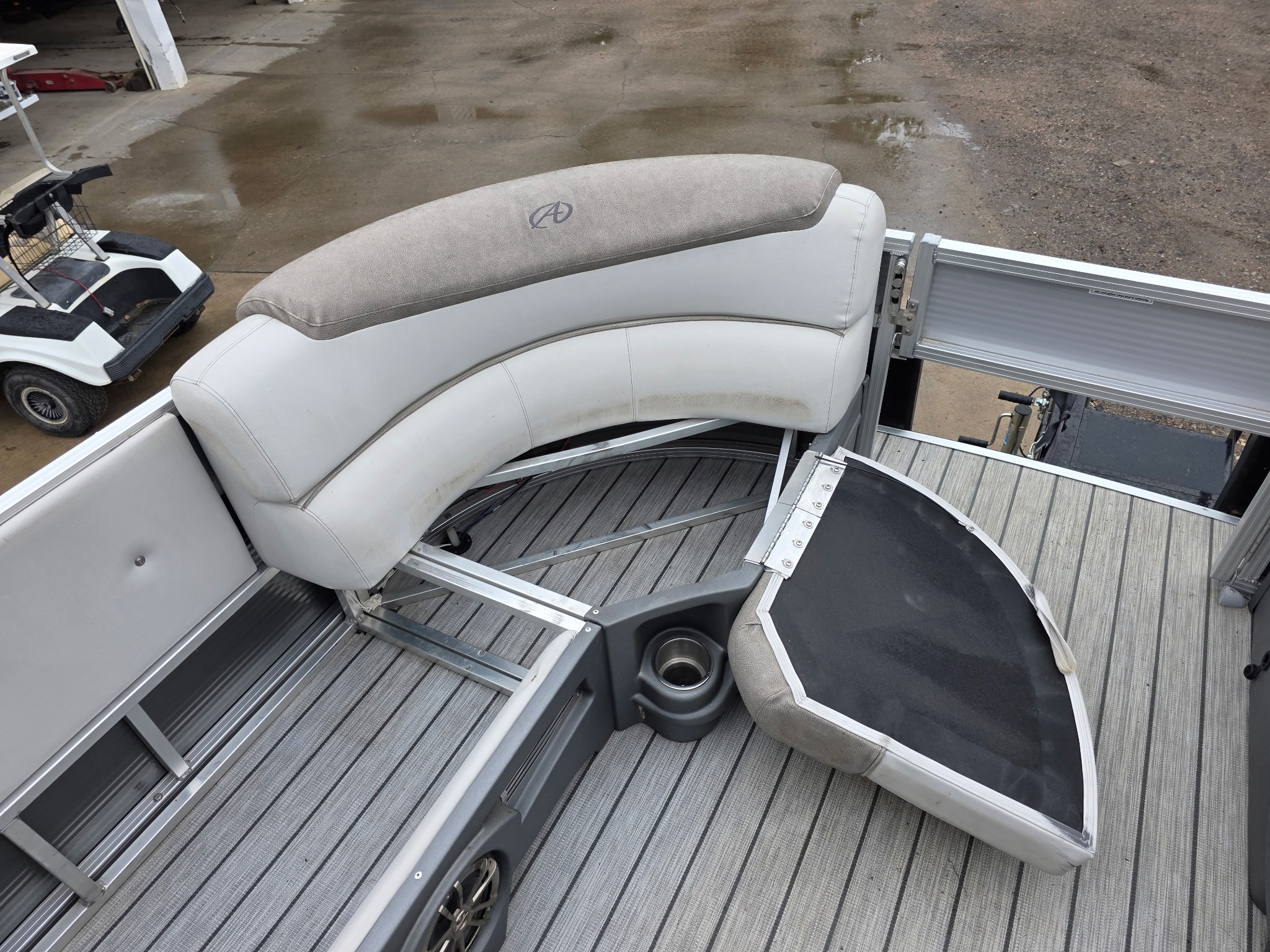 Used 2019 Avalon 2385 Catalina Rear Fish