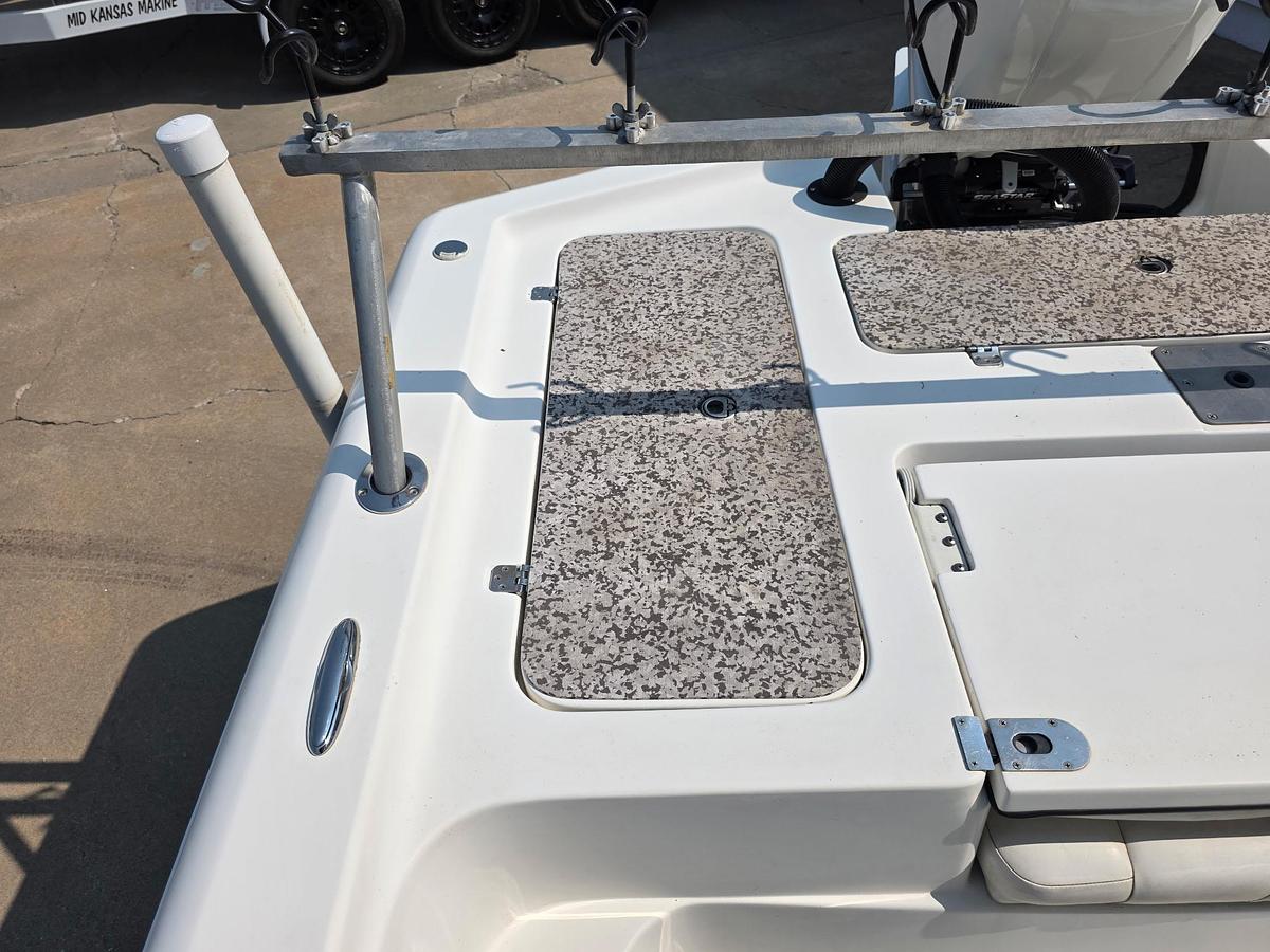 Used 2019 Epic Boats 22 Bay