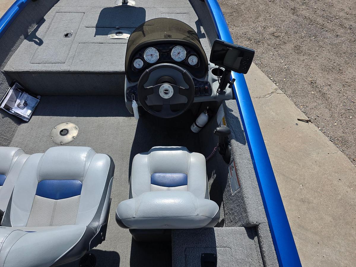 Used 2011 Tracker Pro Crappie 175