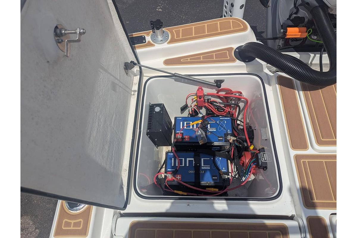 Used 2018 Epic Boats 22 Bay