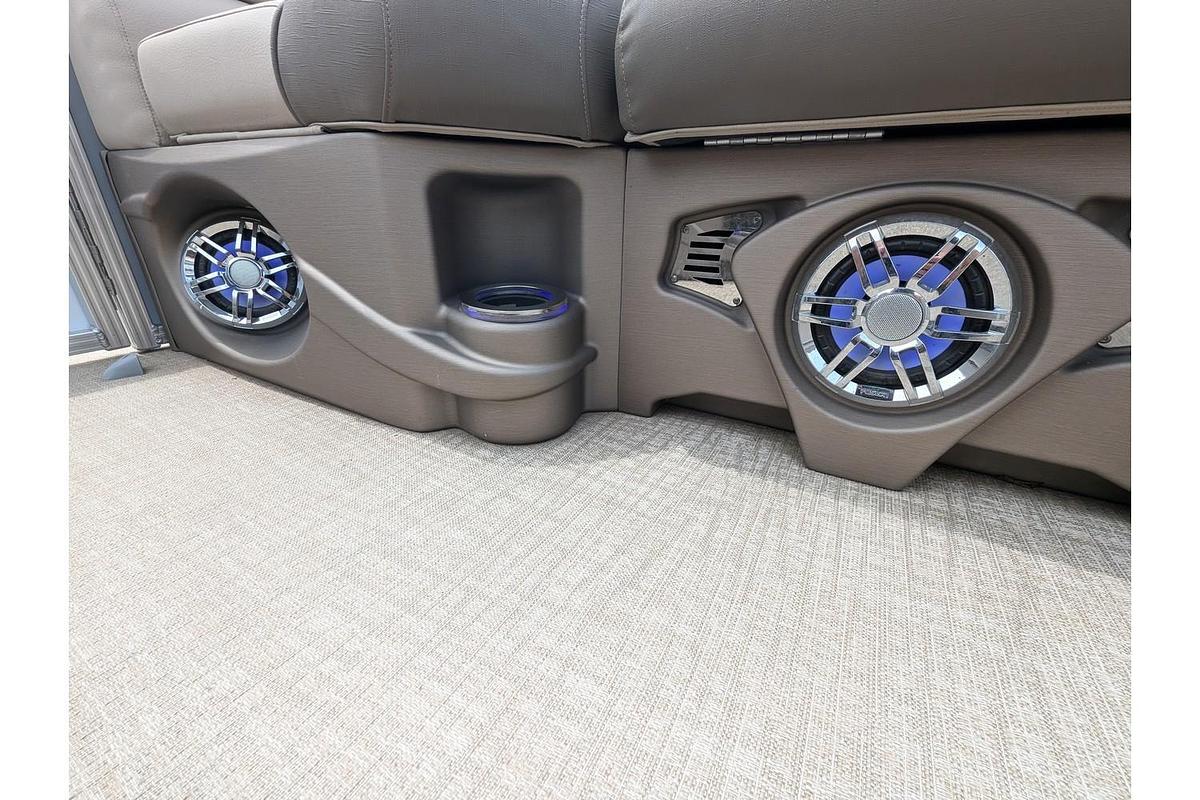 Used 2022 Avalon 2285 LSZ Cruise Rear Bench
