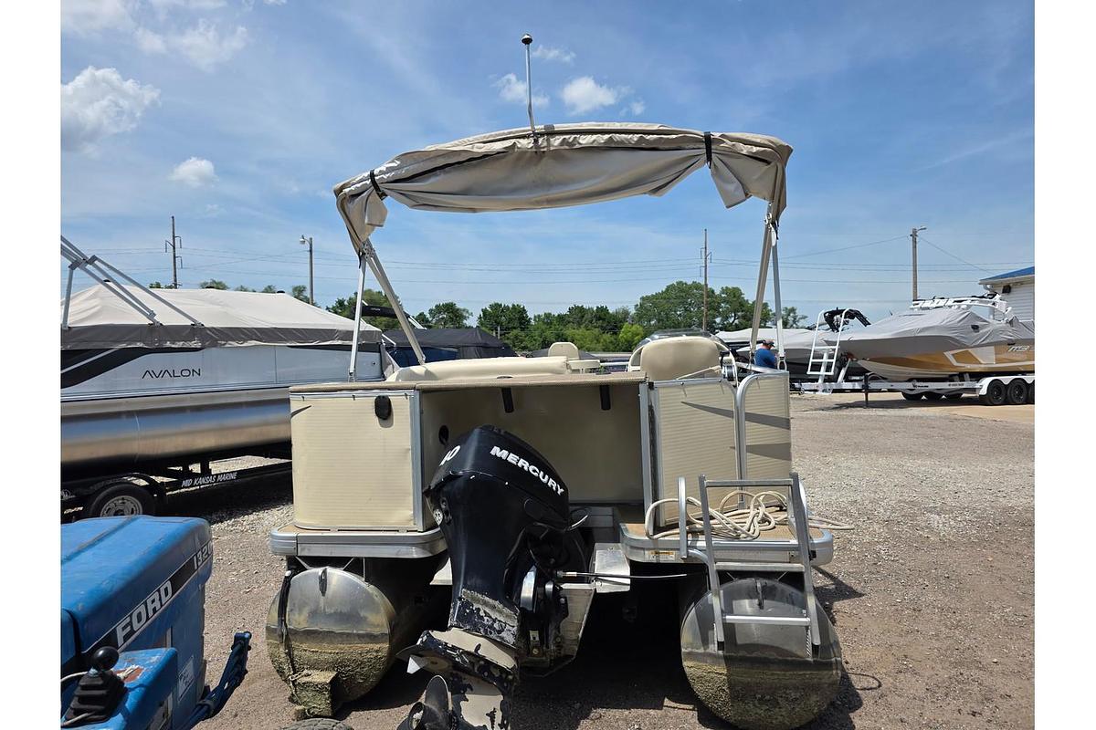 Used 2005 Godfrey Sweetwater 2286 Tuscany Cruise & Fish