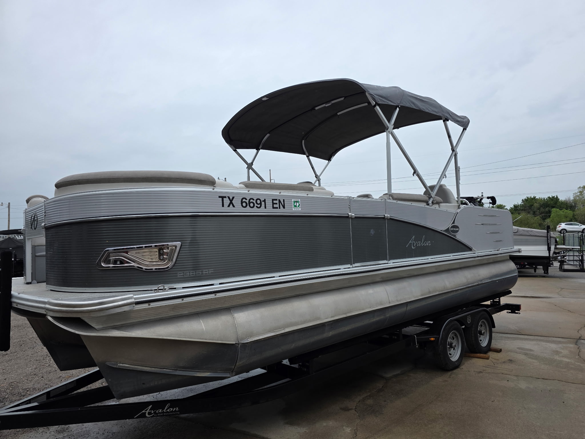 Used 2019 Avalon 2385 Catalina Rear Fish