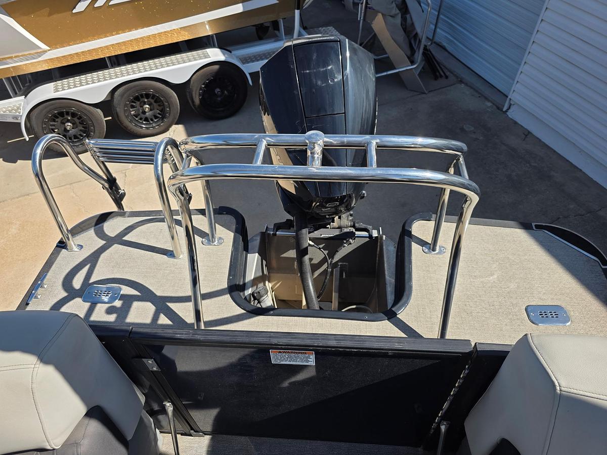 Used 2021 Starcraft SLS 3 Tritoon
