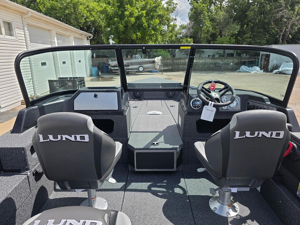 2027 Lund 1775 Impact XS Sport