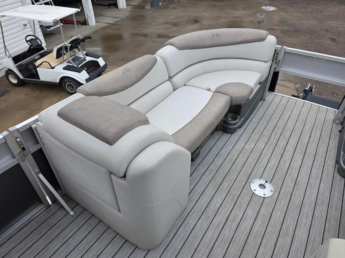 Used 2019 Avalon 2385 Catalina Rear Fish