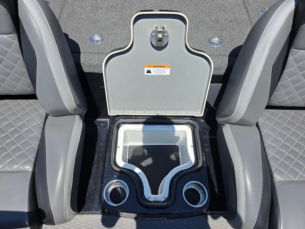 Used 2022 Caymas CX 20