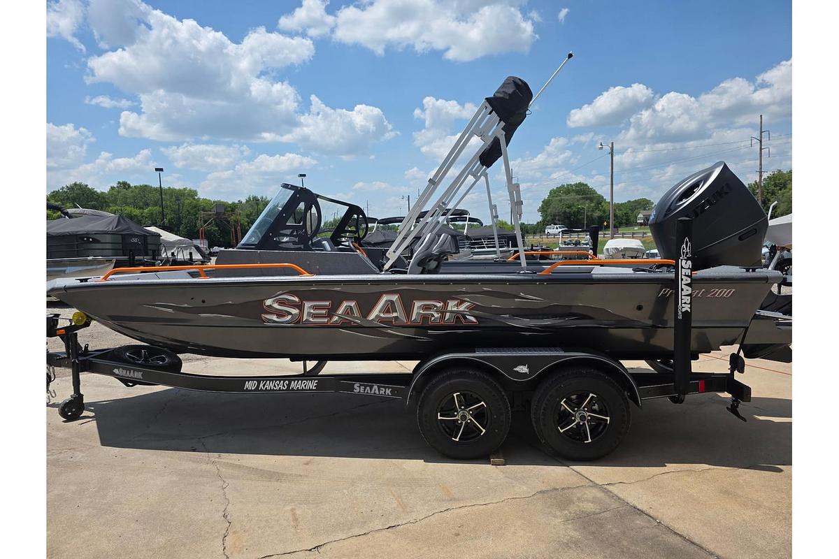 2027 SeaArk Procat 200