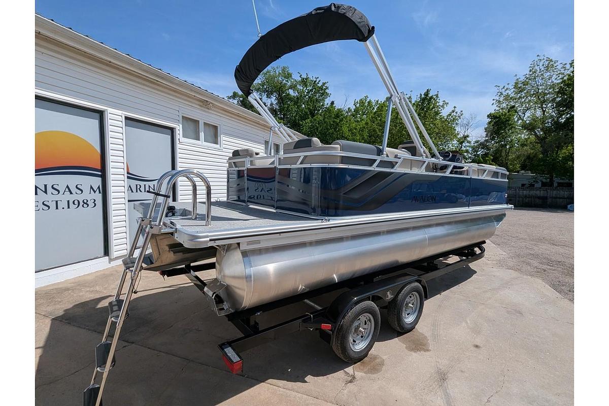 2026 Avalon 2180 Venture Quad Lounger