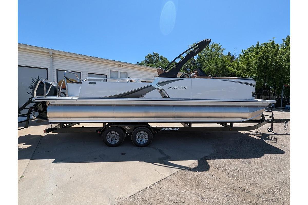 2026 Avalon 25E85 LSZ Versatile Rear Bench Windshield Tritoon