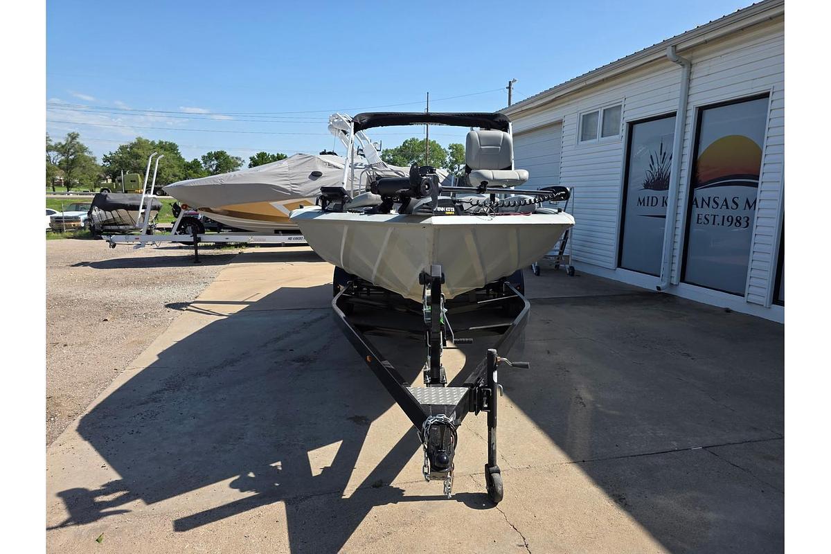 Used 2022 SeaArk Easy 200