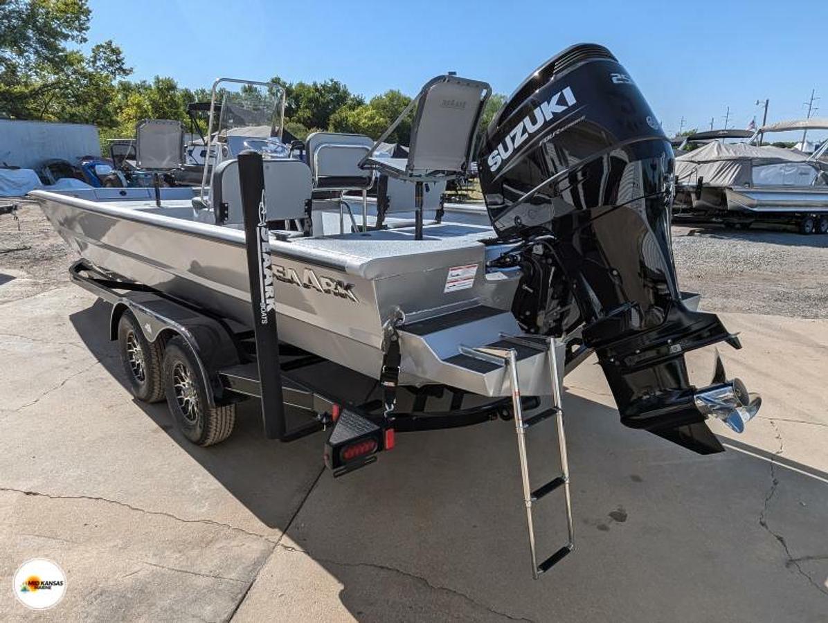2025 SeaArk Phantom 24XV CC