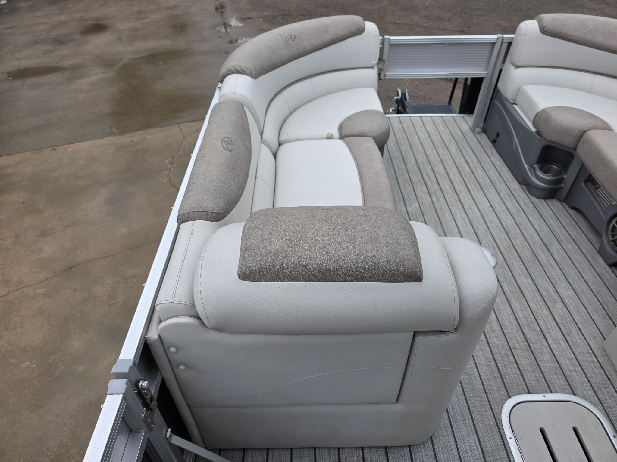 Used 2019 Avalon 2385 Catalina Rear Fish