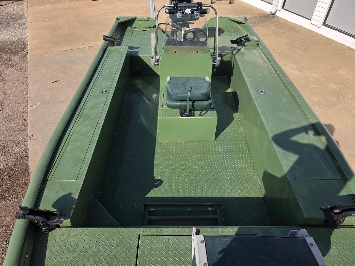 Used 2003 Lowe Roughneck