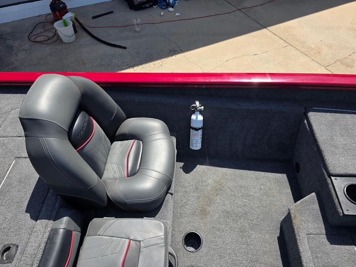 Used 2024 Bass Tracker Pro Team 175