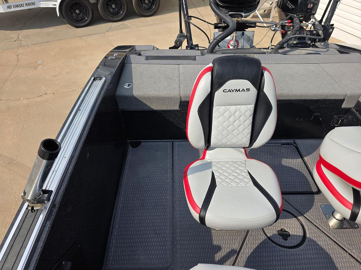 Used 2023 Caymas DV 22