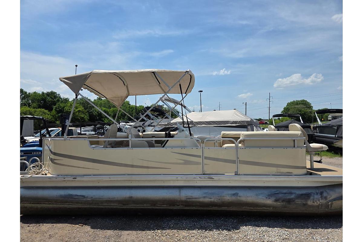 Used 2005 Godfrey Sweetwater 2286 Tuscany Cruise & Fish