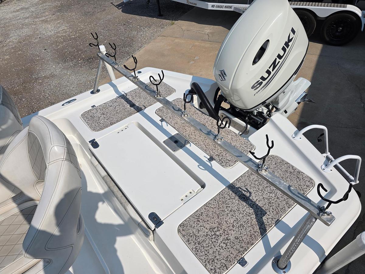 Used 2019 Epic Boats 22 Bay