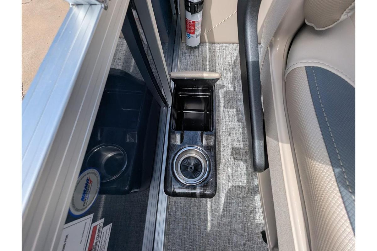 2026 Avalon 2180 Venture Quad Lounger