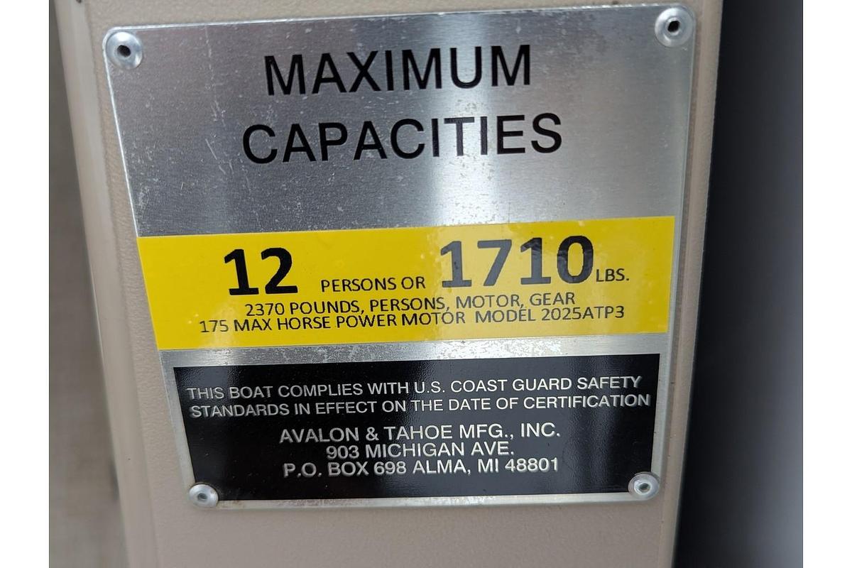Used 2022 Avalon 2285 LSZ Cruise Rear Bench
