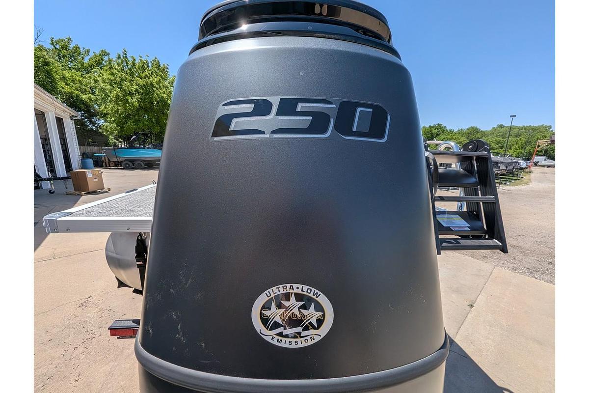 2026 Avalon 25E85 LSZ Versatile Rear Bench Windshield Tritoon