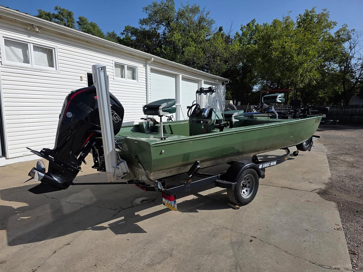 Used 2003 Lowe Roughneck