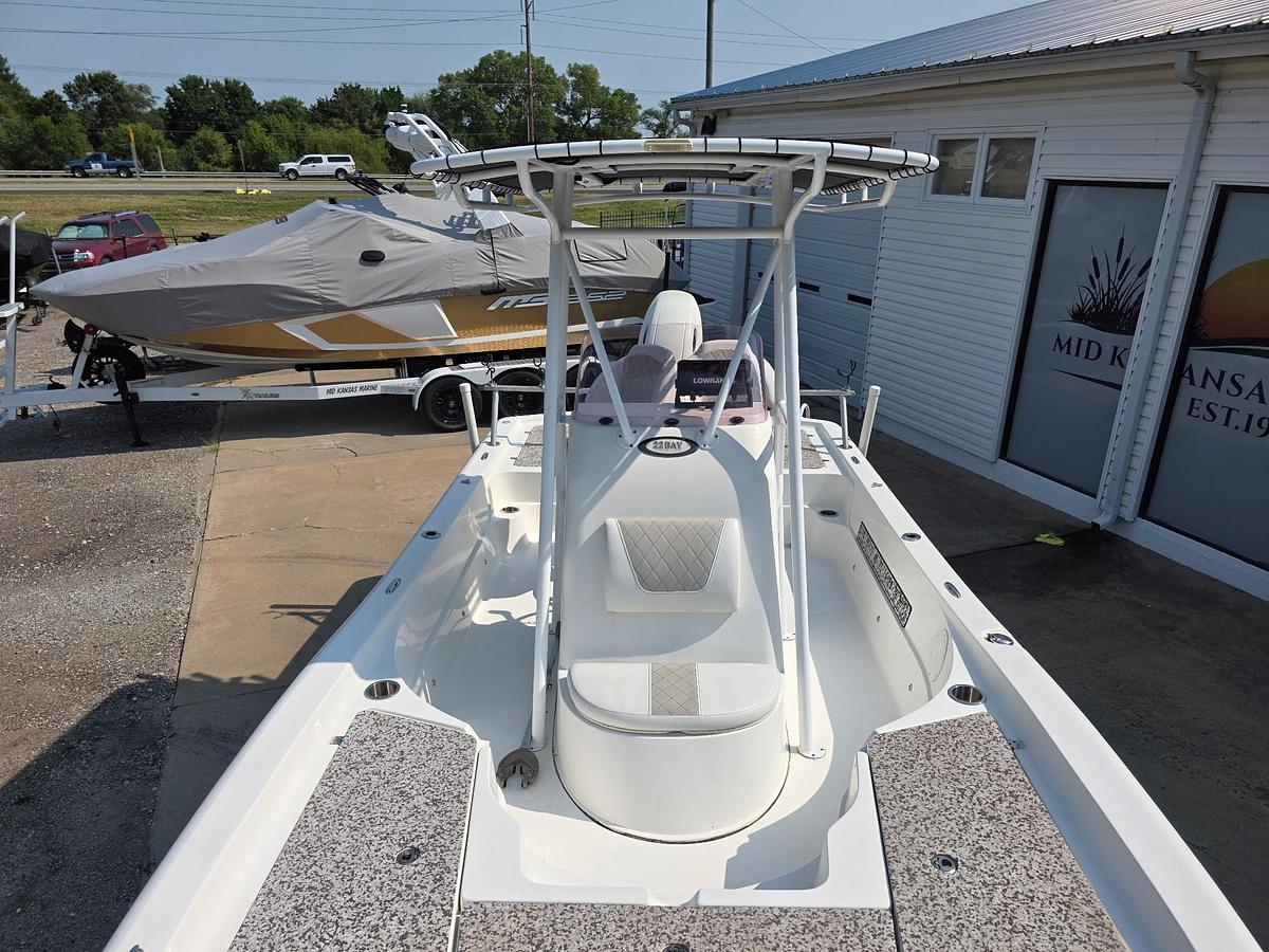 Used 2019 Epic Boats 22 Bay