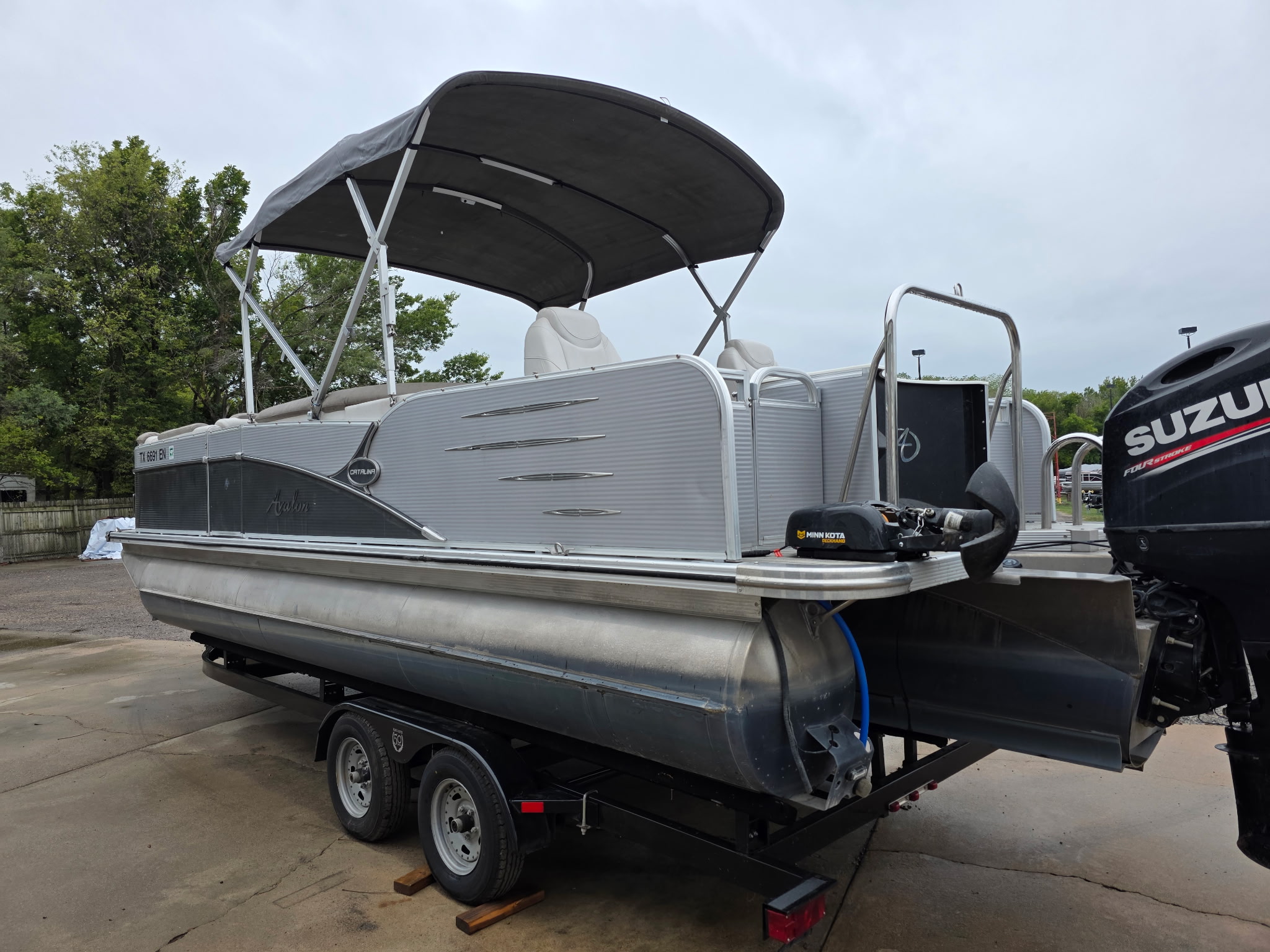 Used 2019 Avalon 2385 Catalina Rear Fish