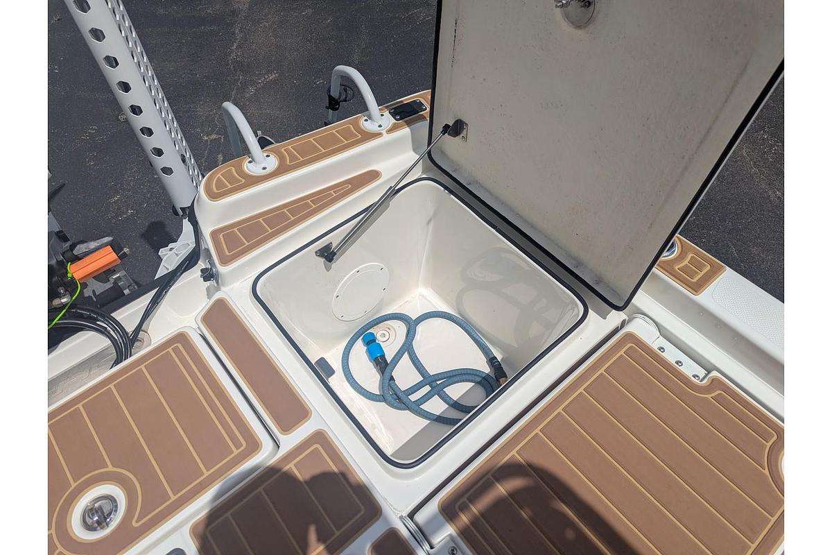 Used 2018 Epic Boats 22 Bay