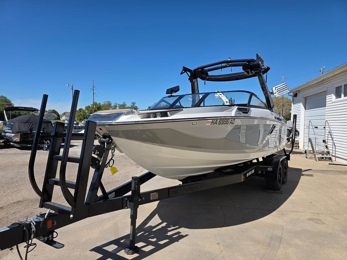 Used 2022 Centurion RI 230