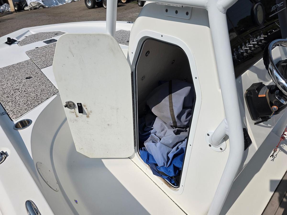 Used 2019 Epic Boats 22 Bay