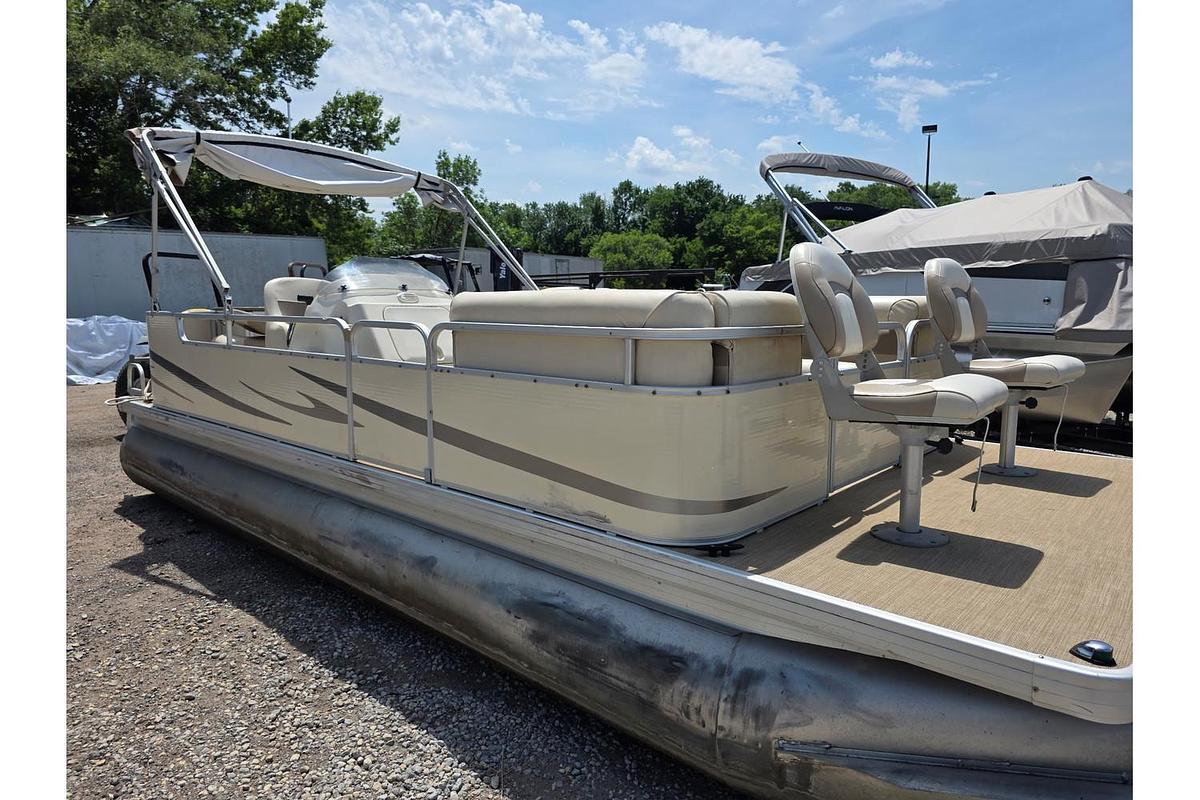 Used 2005 Godfrey Sweetwater 2286 Tuscany Cruise & Fish