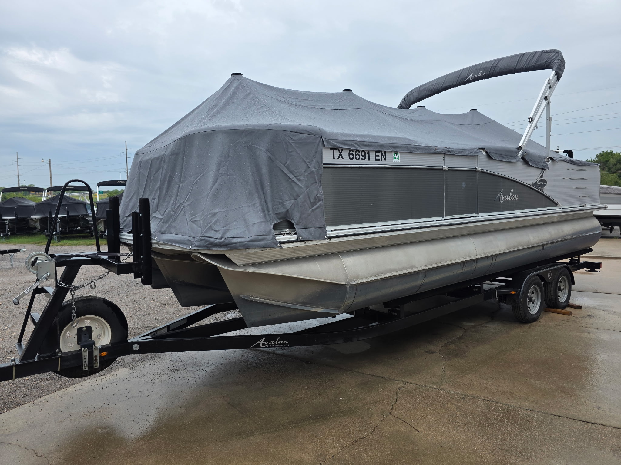 Used 2019 Avalon 2385 Catalina Rear Fish