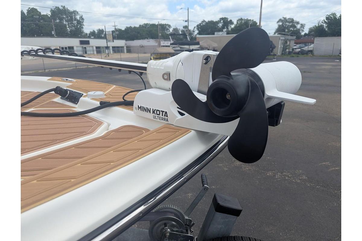 Used 2018 Epic Boats 22 Bay