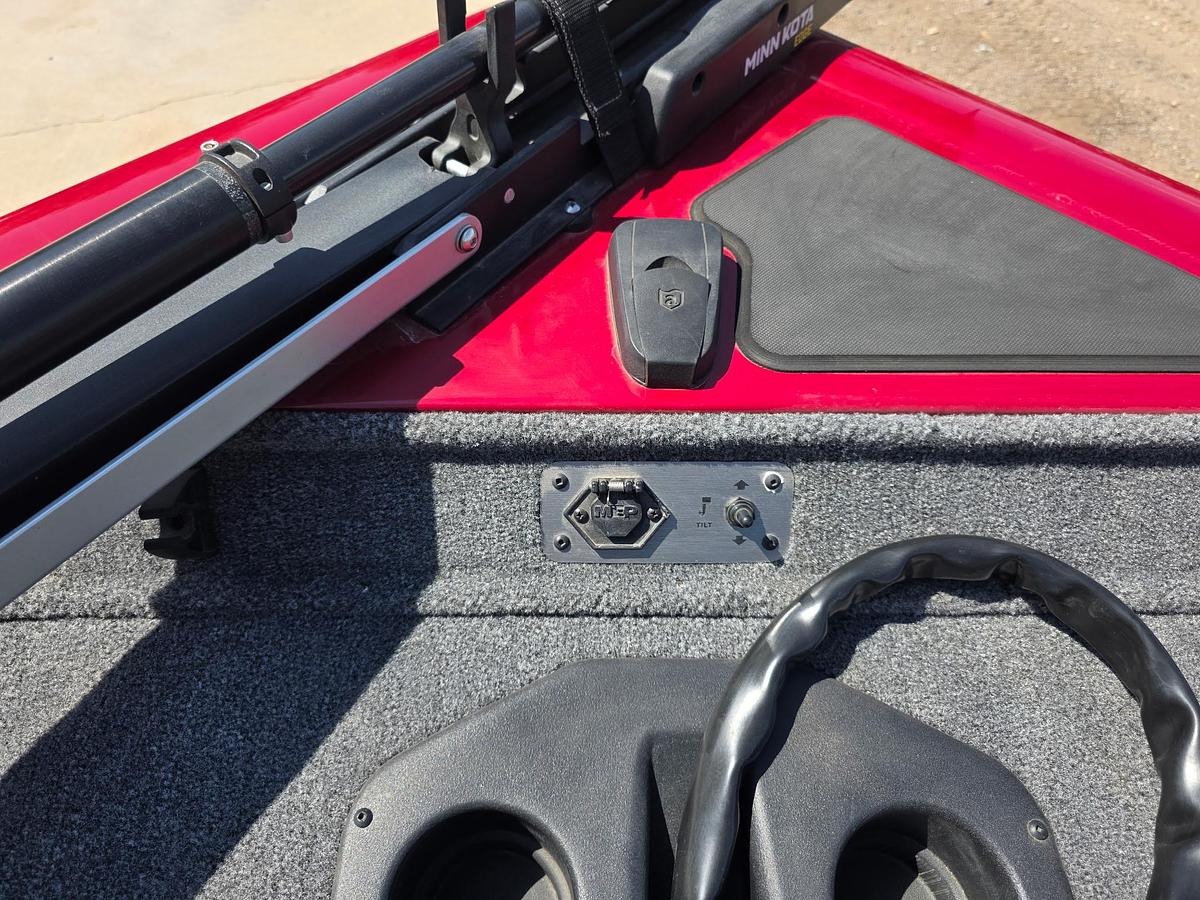 Used 2024 Bass Tracker Pro Team 175