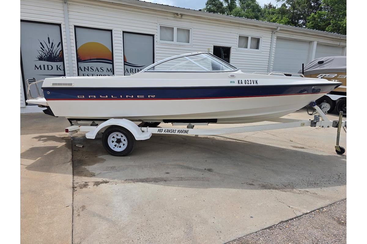 Used 2004 Bayliner 195 Capri