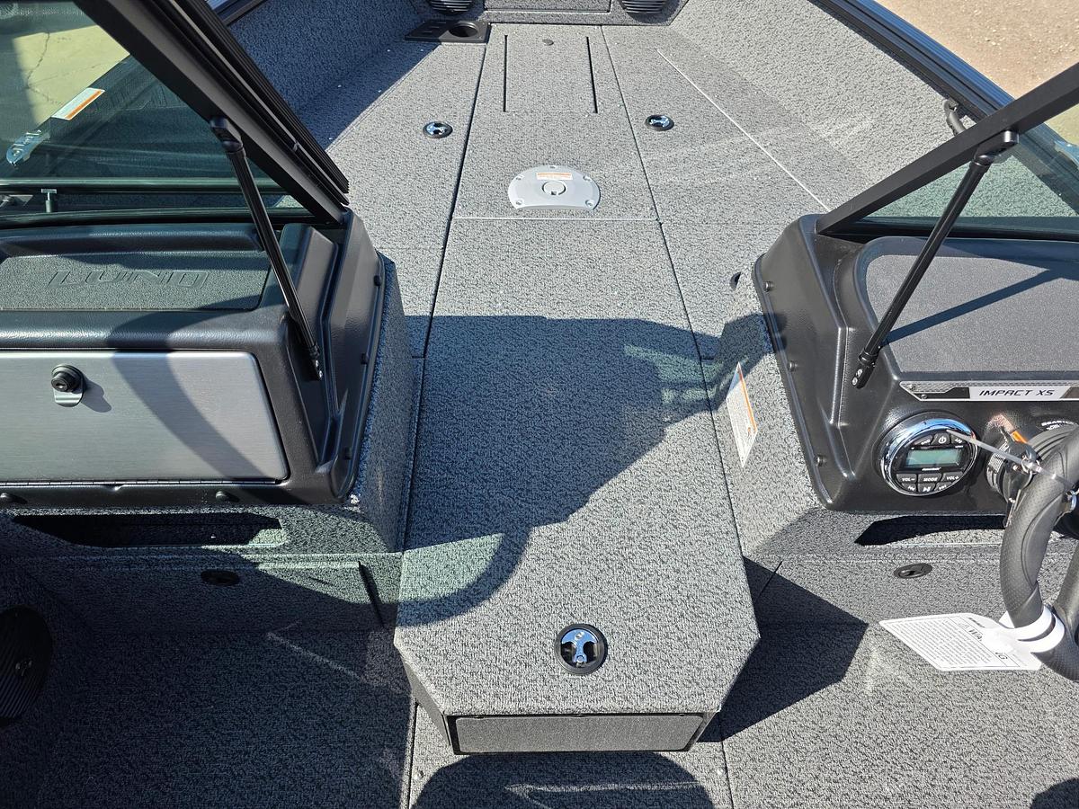 2027 Lund 1875 Impact XS Sport