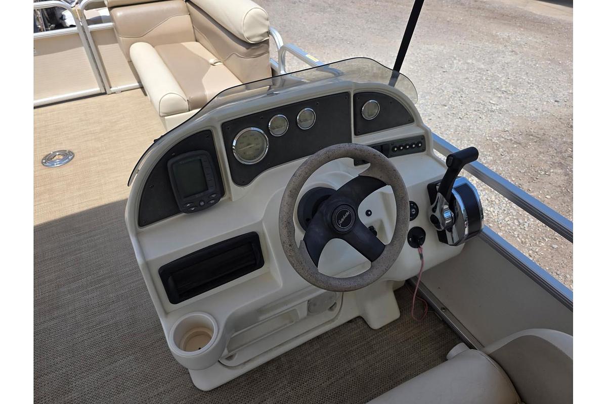 Used 2005 Godfrey Sweetwater 2286 Tuscany Cruise & Fish