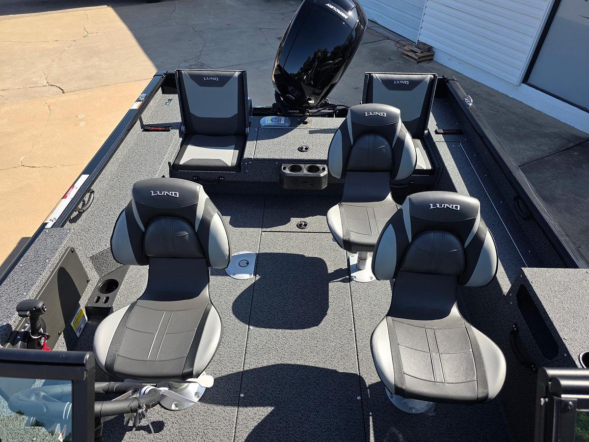 2027 Lund 1875 Impact XS Sport