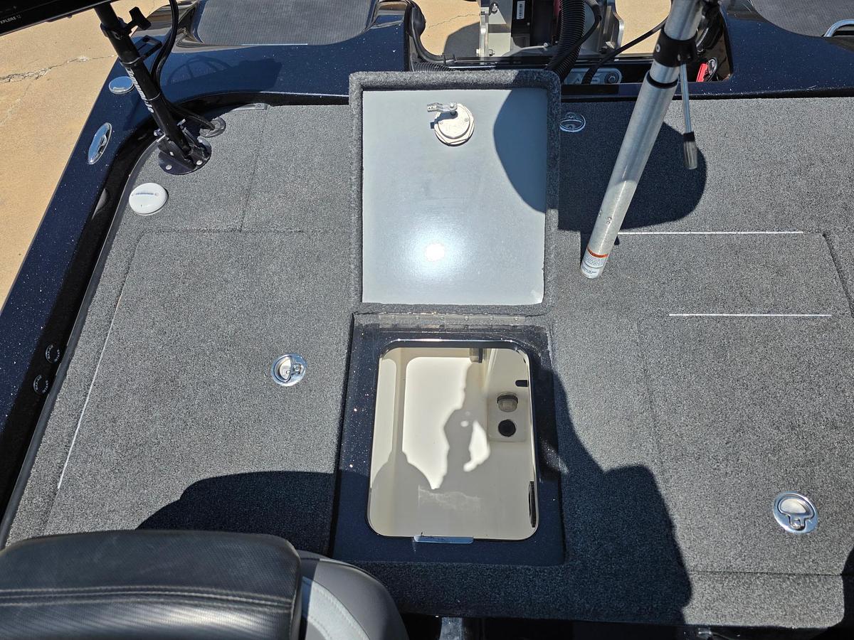 Used 2022 Caymas CX 20