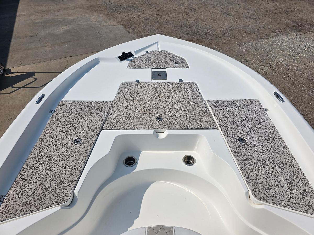 Used 2019 Epic Boats 22 Bay