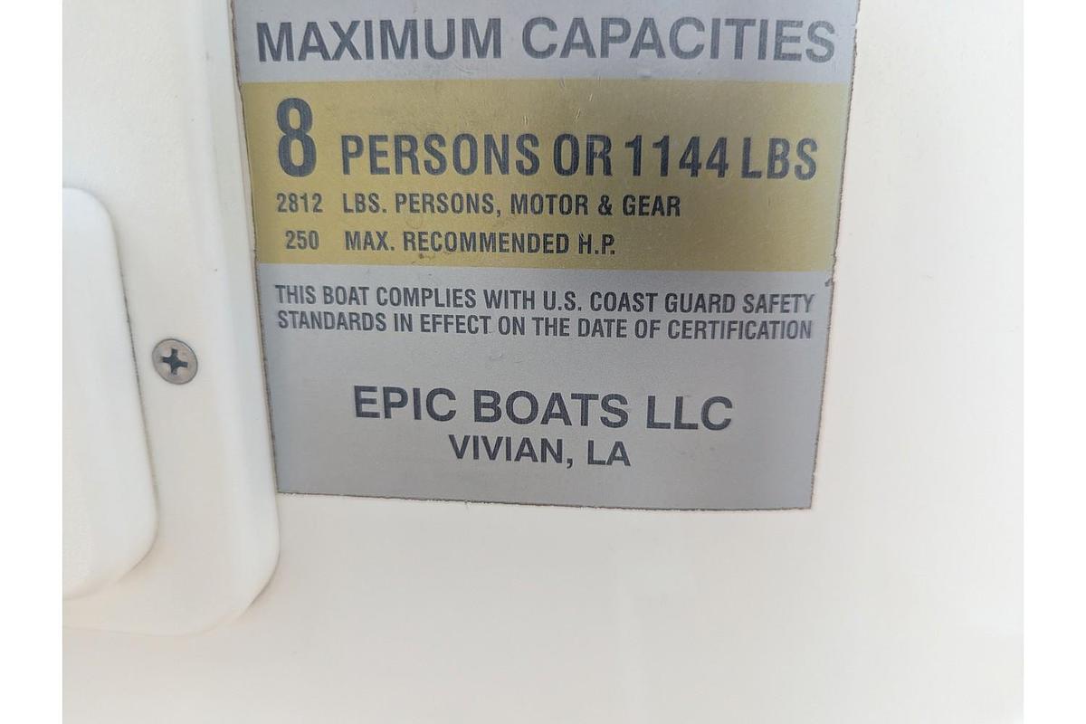 Used 2018 Epic Boats 22 Bay